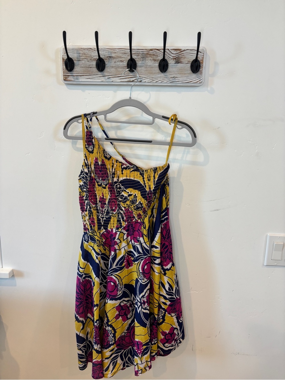 Urban Outfitters Yellow One-Shoulder Floral Sundress. Size M